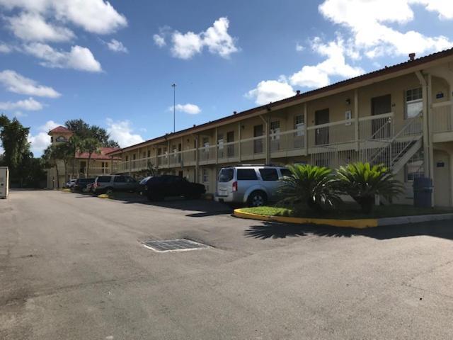 Days Inn By Wyndham Jacksonville Baymeadows Ngoại thất bức ảnh